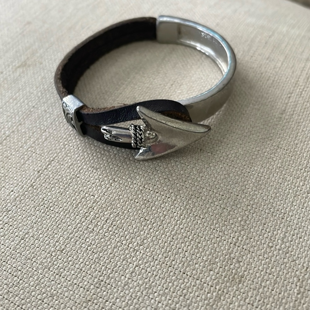 Silver and Black Arrowhead Bracelet